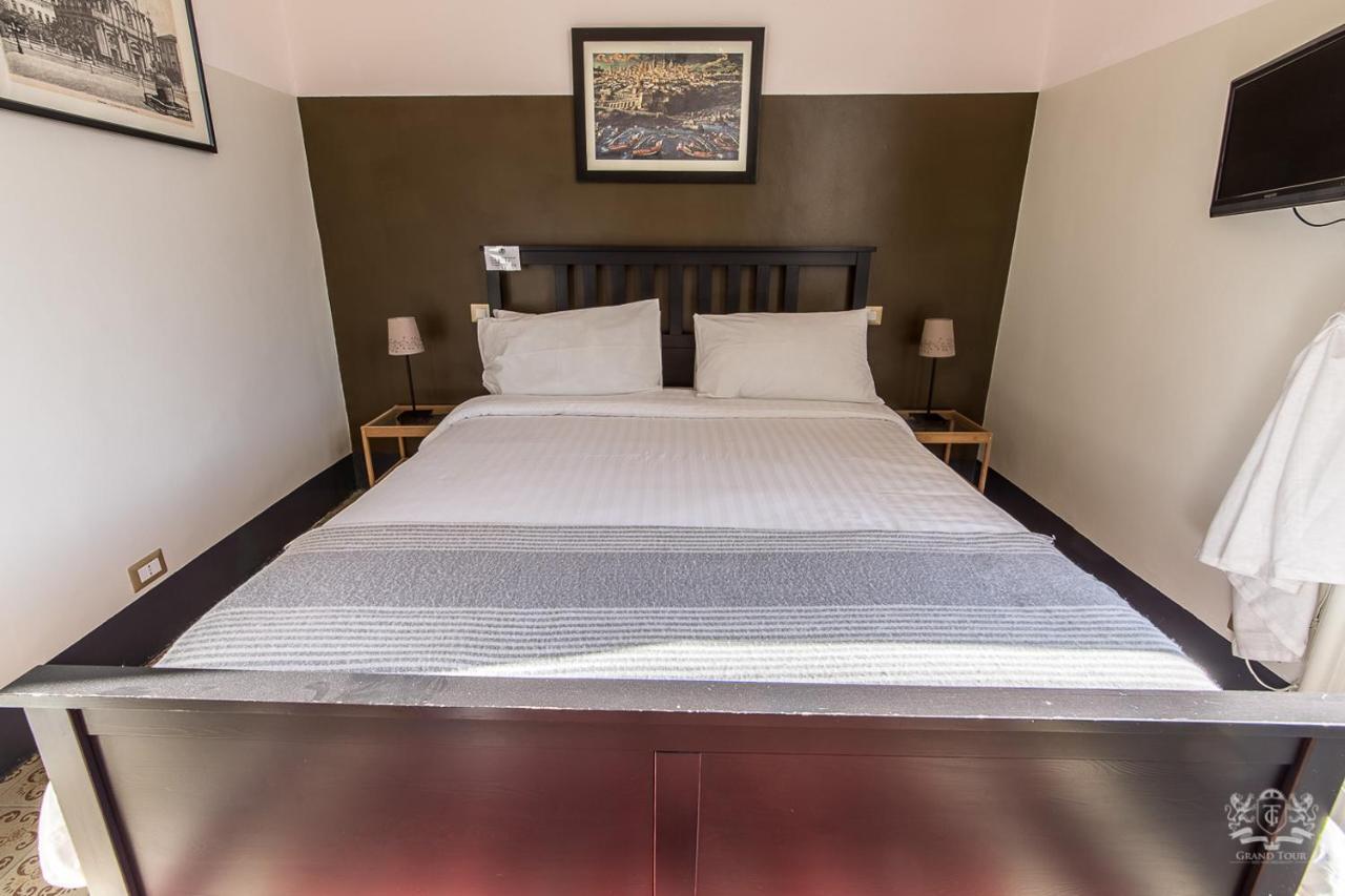 Grand Tour Design Guest House Catania Self Check-In ภายนอก รูปภาพ