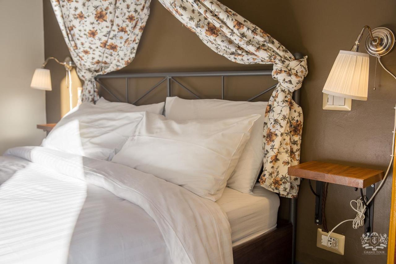 Grand Tour Design Guest House Catania Self Check-In ภายนอก รูปภาพ