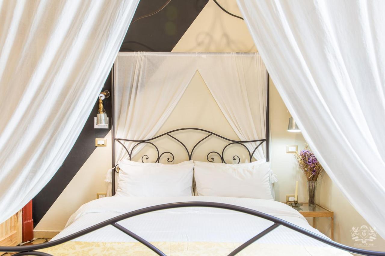 Grand Tour Design Guest House Catania Self Check-In ภายนอก รูปภาพ