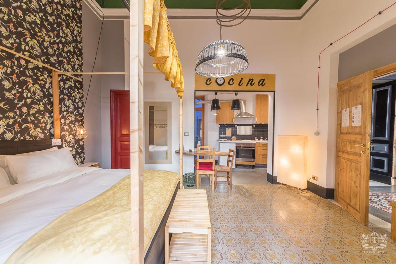 Grand Tour Design Guest House Catania Self Check-In ภายนอก รูปภาพ